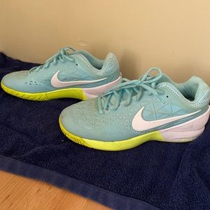 Nike shoes for tennis